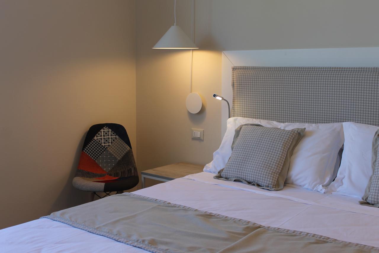Lake Garda Beach Hostel Padenghe sul Garda Buitenkant foto