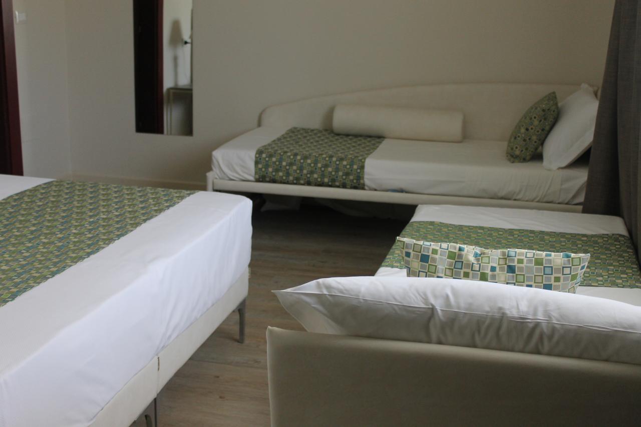 Lake Garda Beach Hostel Padenghe sul Garda Buitenkant foto
